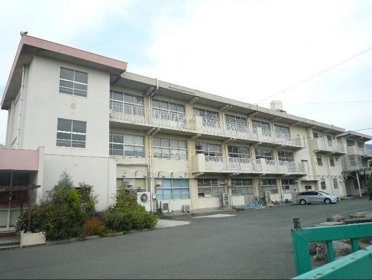 城南中学校(850m)