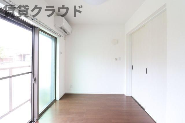 ベッドルーム