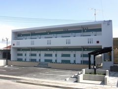 レオパレス宇地泊の外観画像