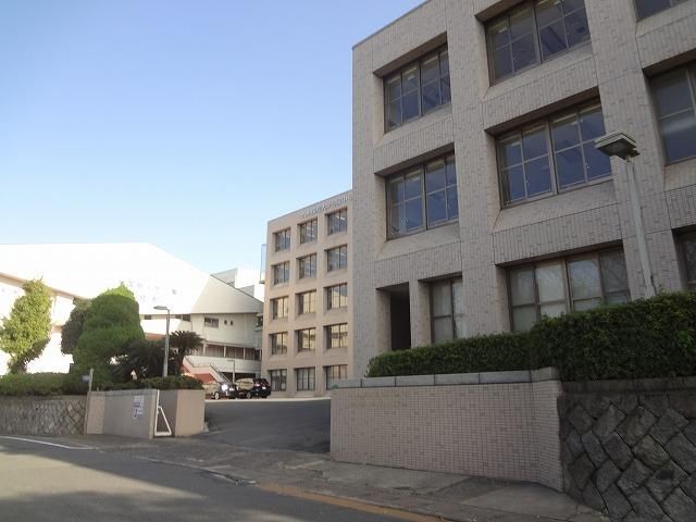 私立九州国際大学付属高校(2790m)