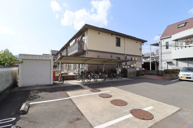 近くに施設あり