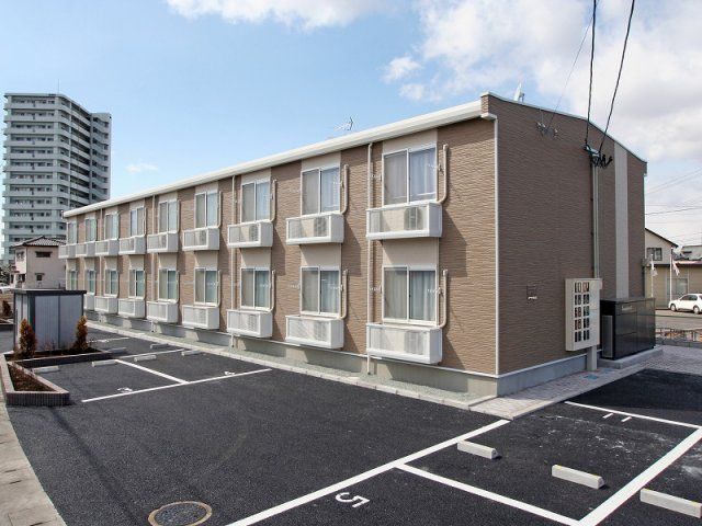 レオパレスサンフォレストの外観画像