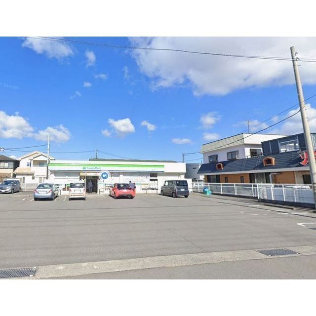 コンビニ「ファミリーマートまで400m」