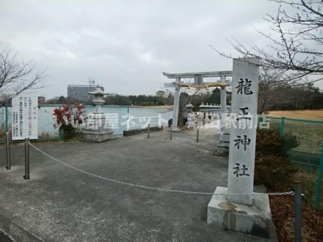 近くに施設あり