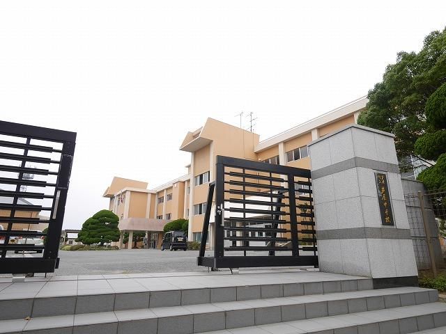 芦屋町立芦屋中学校(500m)