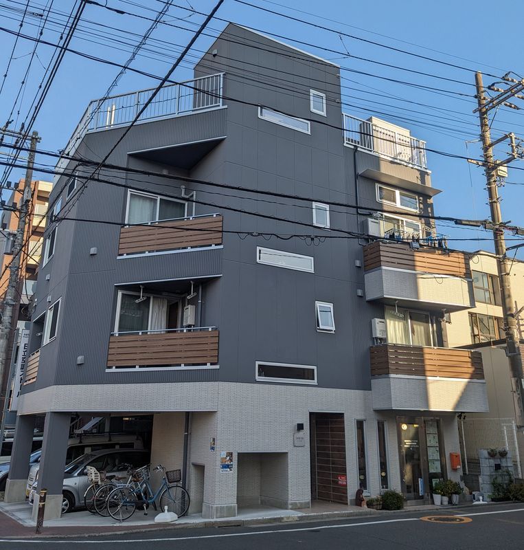 サラリサの外観画像