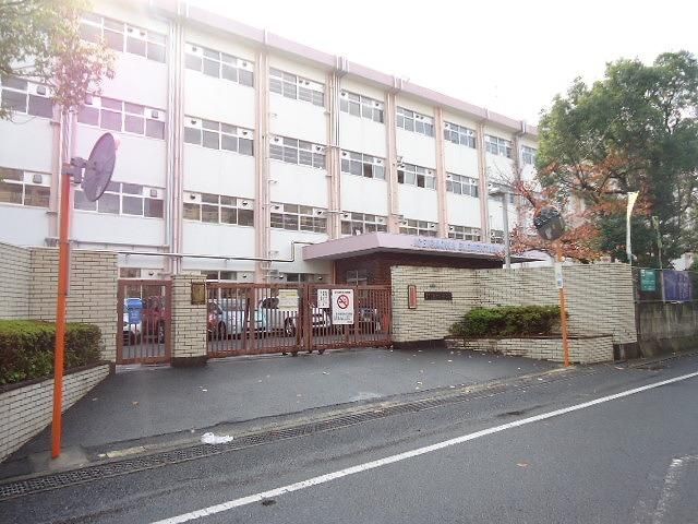 医生丘小学校(640m)