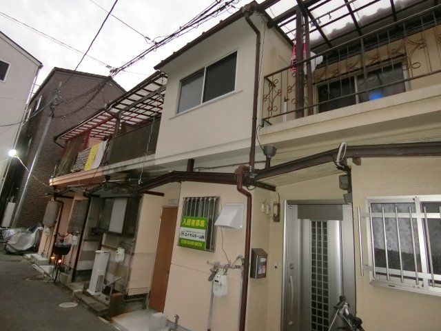 寝屋川市本町テラスハウスの外観画像