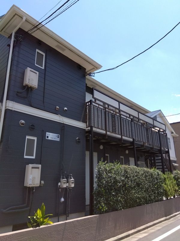 新井ハイツ三園B棟 B棟の外観画像