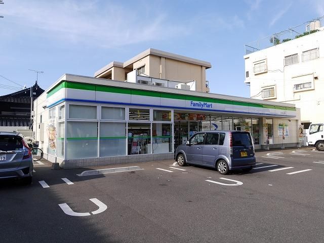 ファミリーマート／小倉井堀三丁目店 (567m)