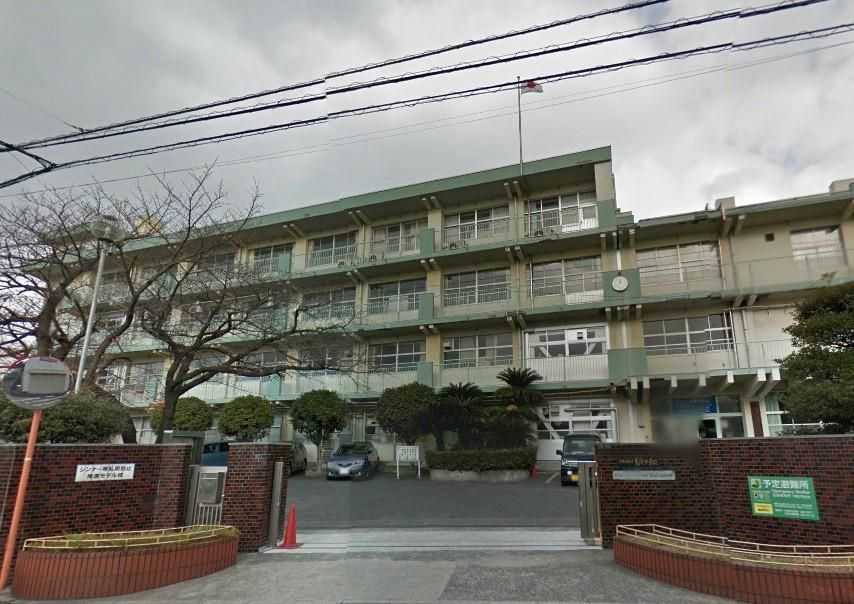 菊陵中学校(230m)