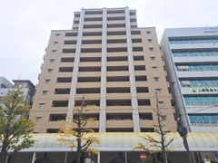 アルファステイツ市駅前の外観画像