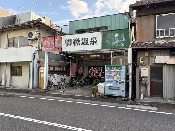 近くに施設あり
