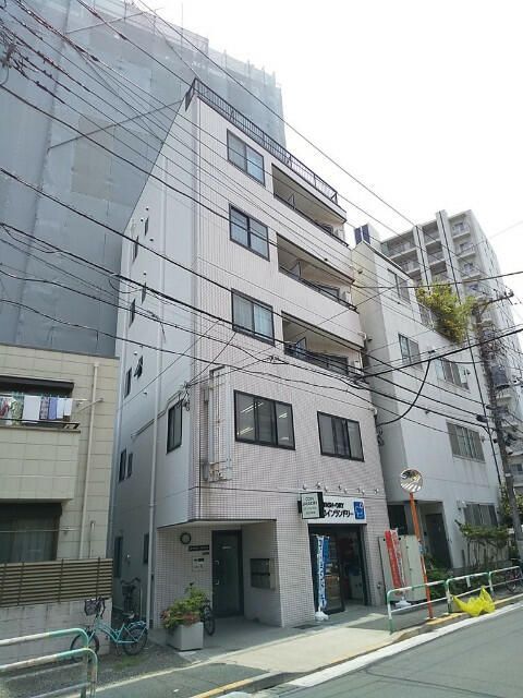 ラジオシャックの外観画像