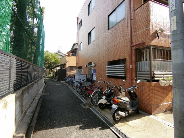 近くに施設あり