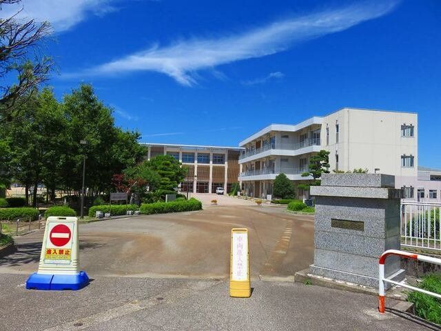 福野小学校まで2400m