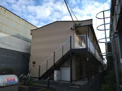 レオパレスベーレンアウスレーゼの外観画像