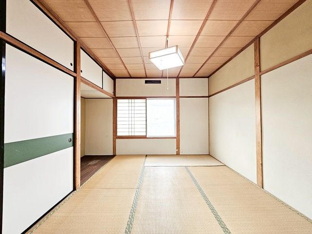 ベッドルーム
