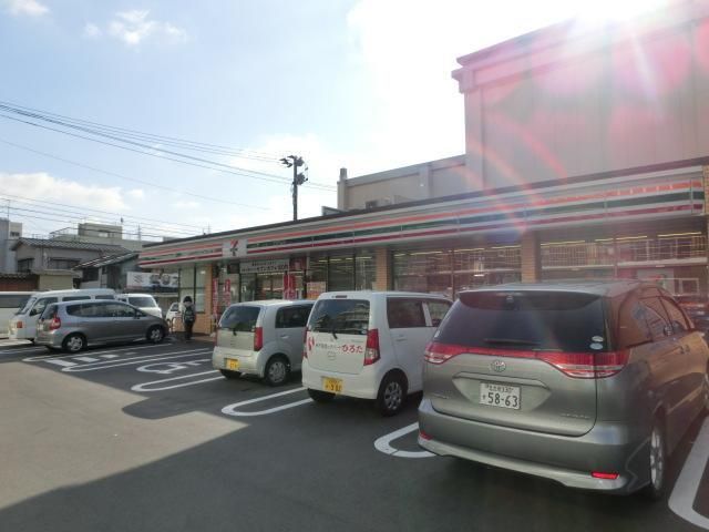 セブンイレブン(700m)
