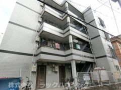 住地八坂マンションの外観画像