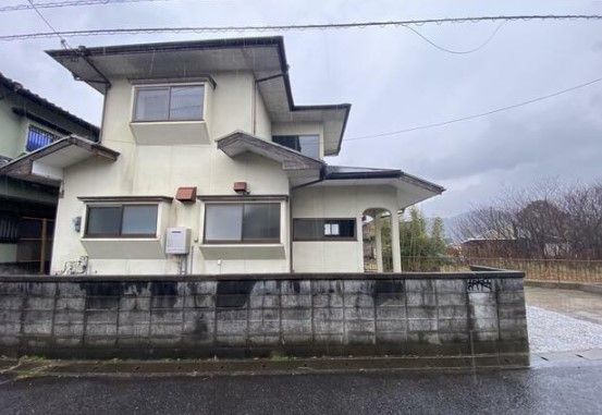 中戸建ての外観画像