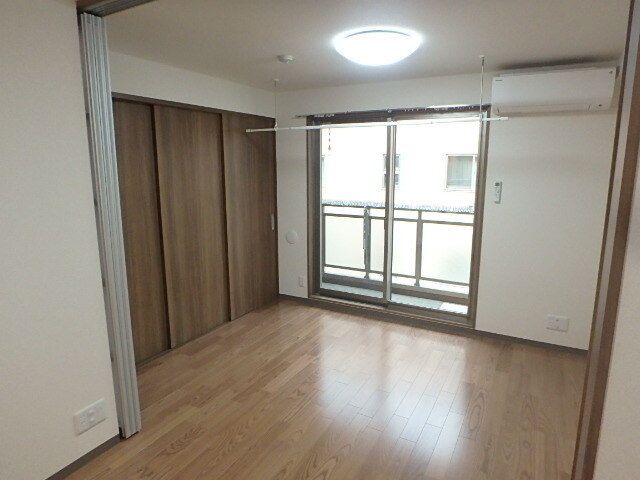 ベッドルーム