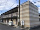 レオパレスラポールの外観