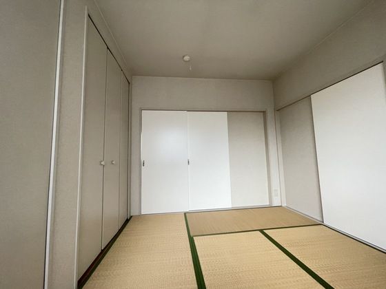 ベッドルーム