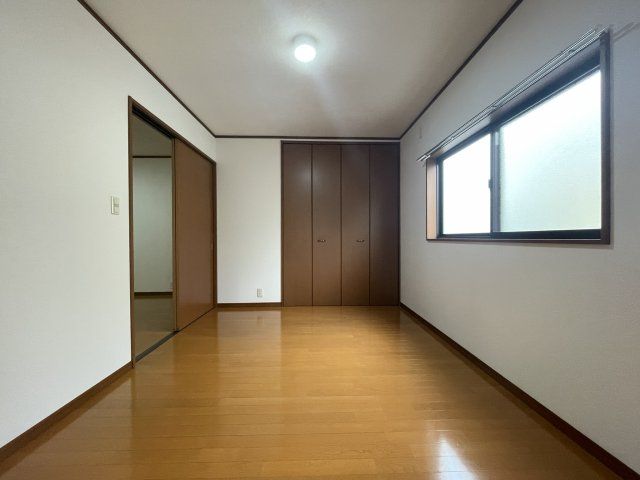 ベッドルーム