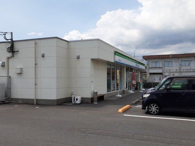 ファミリーマート鹿屋寿７丁目店まで1400m