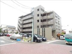 ラトゥール一社の外観画像