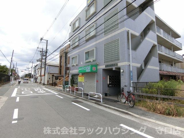 近くに施設あり