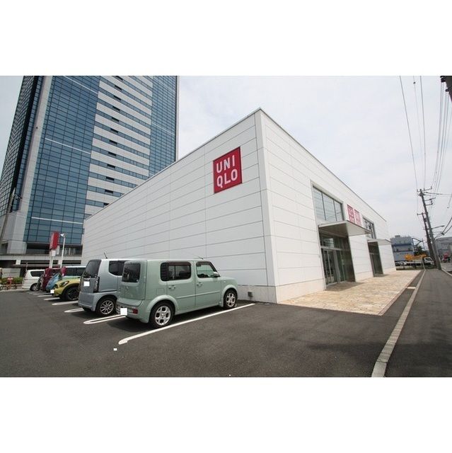 ショッピング施設「ユニクロ 厚木インター店まで2200m」