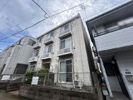 レオパレスウエストの外観