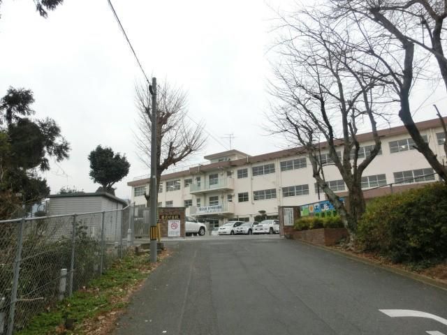 香月中学校(880m)