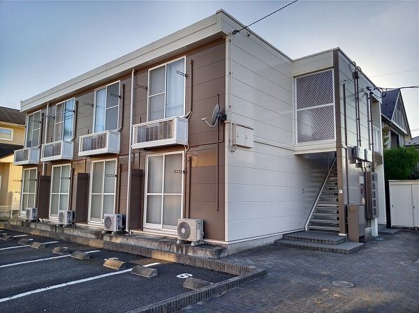 レオパレスラ トゥールの外観画像