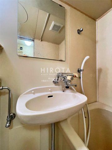 足立小学校(600m)