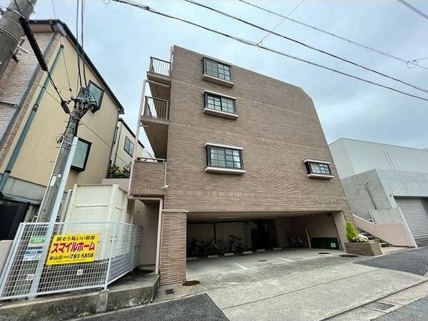 ロイヤルヒルズ丘上の外観画像