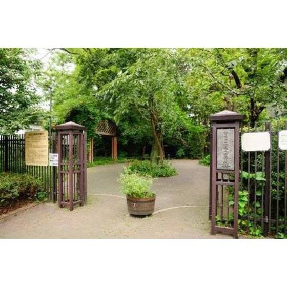 近くに施設あり