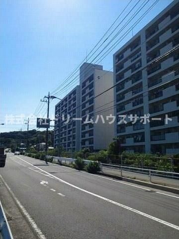 六浦荘団地C棟の外観画像