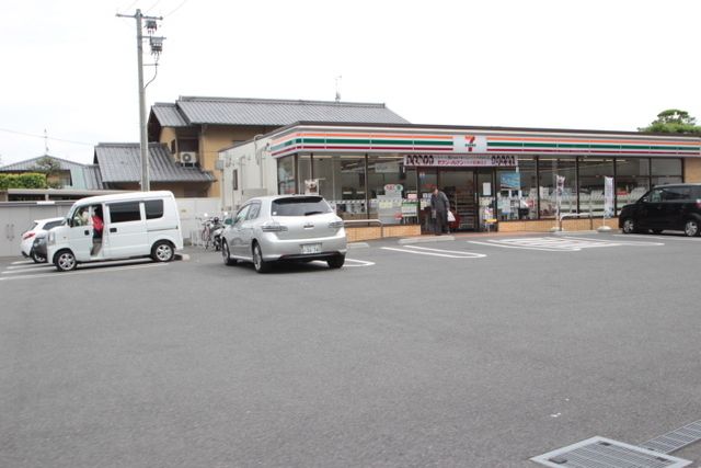 近くに施設あり