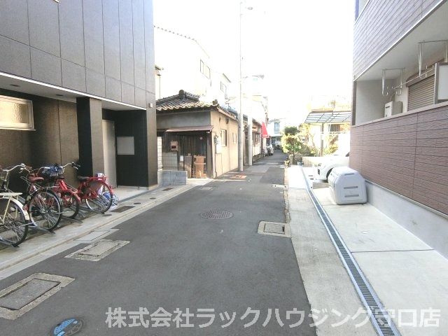 近くに施設あり