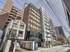 オネスト県庁前の外観画像