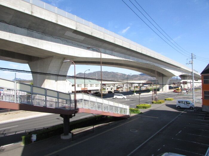 近くに施設あり