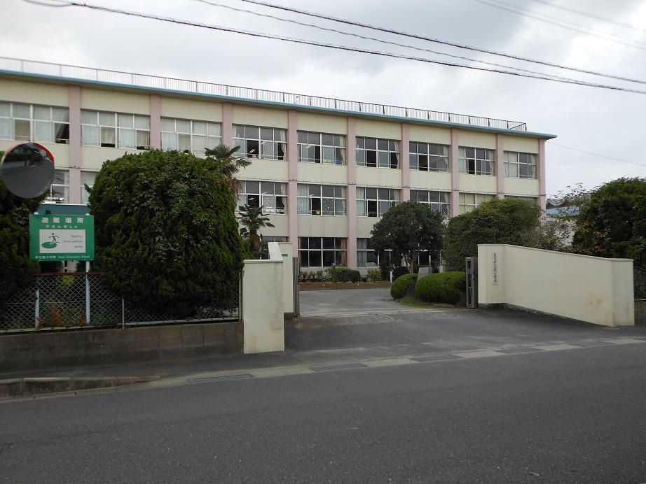 伊左座小学校(1040m)