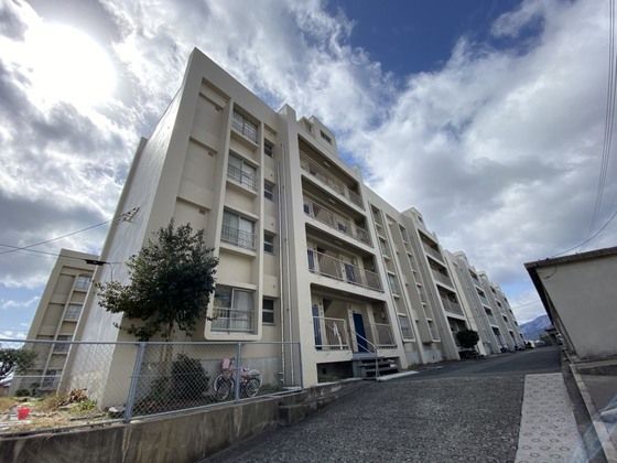鈴が台団地分譲住宅F棟（鈴が台マンションF棟）の外観画像
