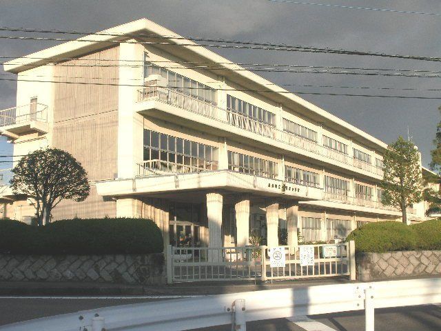 小学校「長泉町立長泉小学校まで1264m」