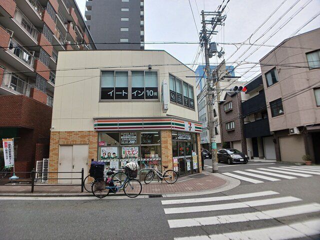 セブンイレブン日本橋東3丁目店まで300m