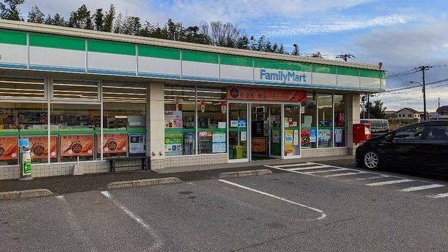 ファミリーマート茂原新小轡店まで400m