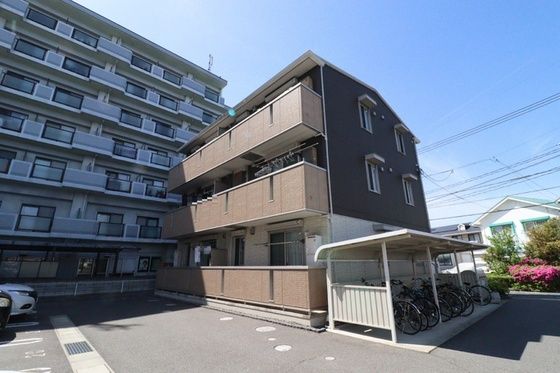 グランシャリオ A棟の外観画像